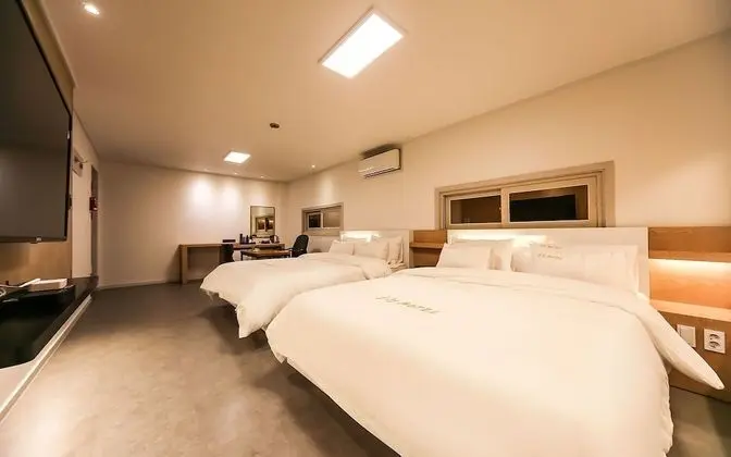 Oda (Deluxe twin for 4 people (hotel latex)