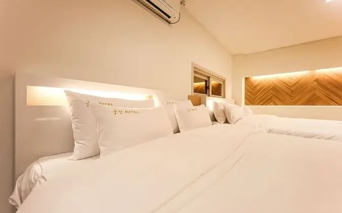 Oda (Deluxe twin for 4 people (hotel latex)