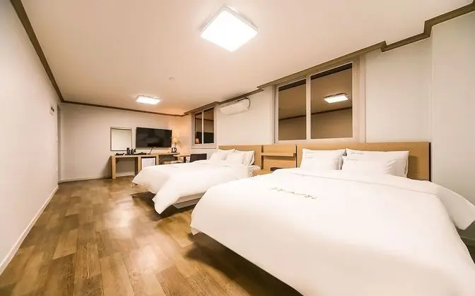 Oda (Deluxe twin for 4 people (hotel latex)