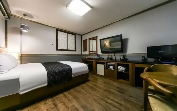 Oda (Standard Room (Luxury Bedding Modern )