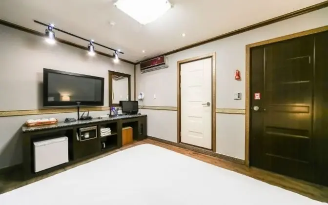 Oda (Standard Room (Luxury Bedding Modern )