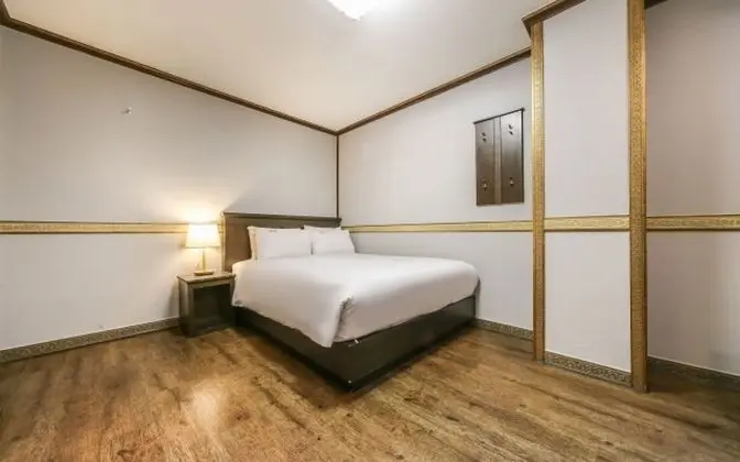 Oda (Standard Room (Luxury Bedding Modern )