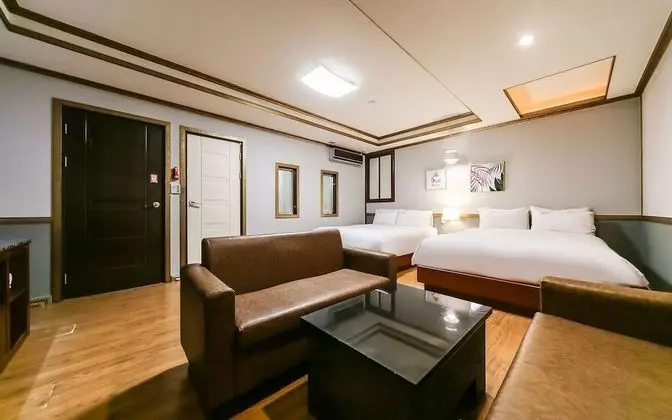 Oda (VIP Twin Room (Luxury Bedding Modern )