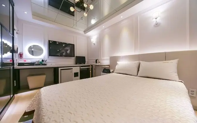 Oda (Business Room-Small Room (Netflix vie)