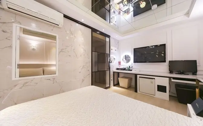 Oda (Business Room-Small Room (Netflix vie)