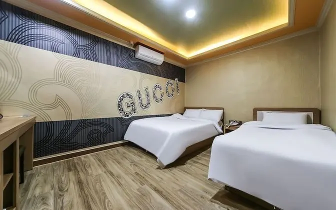 Oda (Twin Room (Double Bed + Single Bed))