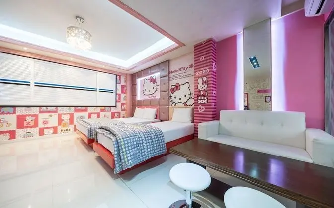 Oda (VIP Twin (Netflix Available Queen and)