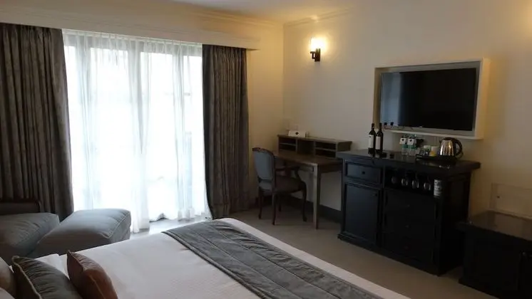 Luxury Oda, 1 En Büyük (King) Boy Yatak, Havuz Manzaralı