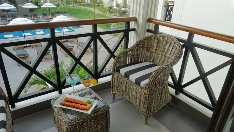 Luxury Oda, 1 En Büyük (King) Boy Yatak, Havuz Manzaralı