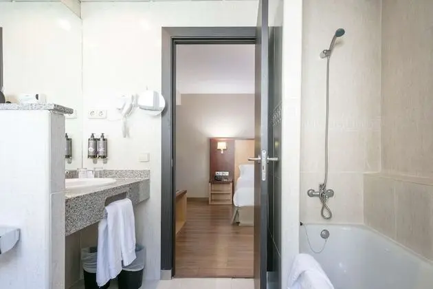 Tek Büyük Yataklı Oda (2 adults, exterior)