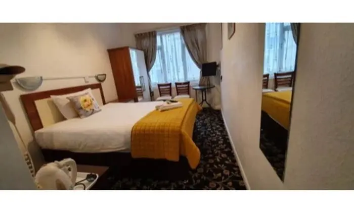 Tek Büyük Yataklı Oda, 1 Çift Kişilik Yatak