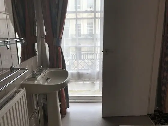 Tek Büyük Yataklı Oda, 1 Çift Kişilik Yatak