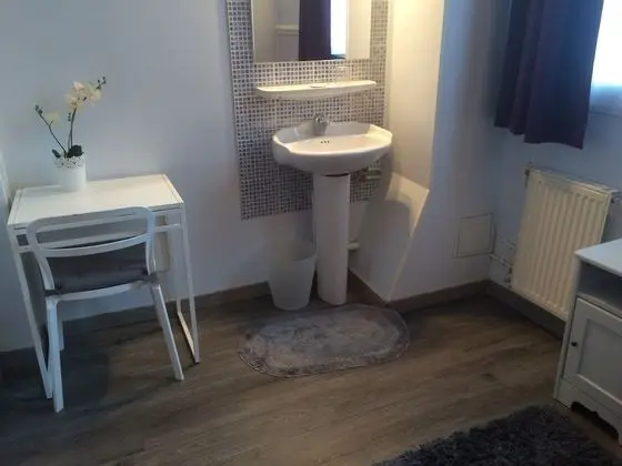 Tek Kişilik Oda, Ortak Banyo