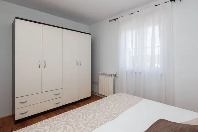 Ev (Andre - swimming pool - H(6+2))