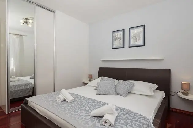 Ev (Andre - swimming pool - H(6+2))