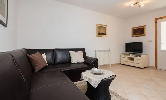 Ev (Andre - swimming pool - H(6+2))