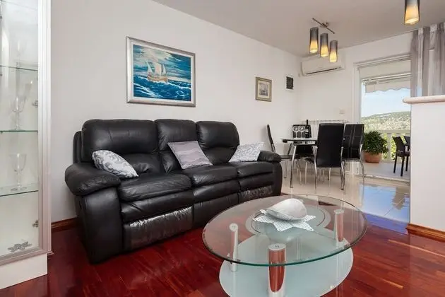 Ev (Andre - swimming pool - H(6+2))