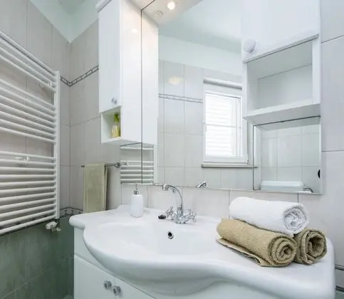 Ev (Andre - swimming pool - H(6+2))