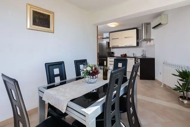 Ev (Andre - swimming pool - H(6+2))