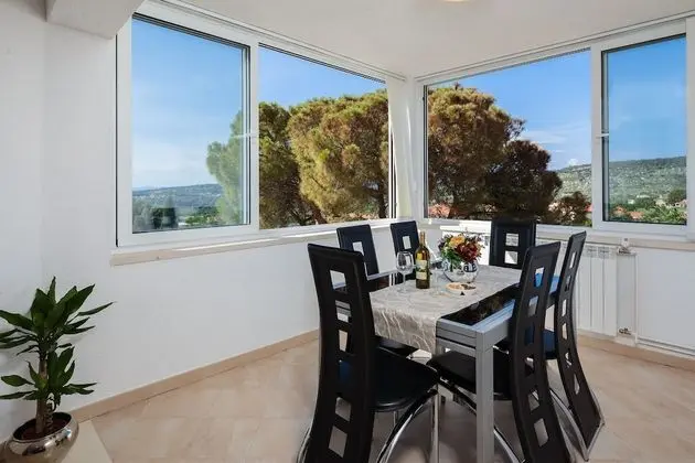 Ev (Andre - swimming pool - H(6+2))