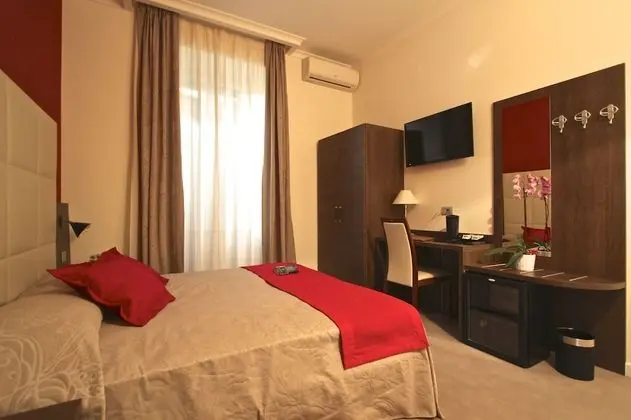 Tek Büyük veya İki Ayrı Yataklı Oda (with extra bed)