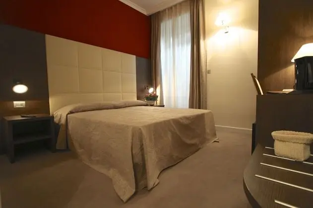 Tek Büyük veya İki Ayrı Yataklı Oda (with extra bed)