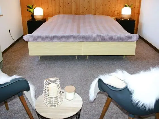 Ev