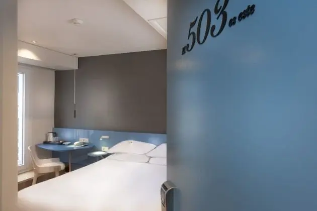 Deluxe Tek Büyük Yataklı Oda