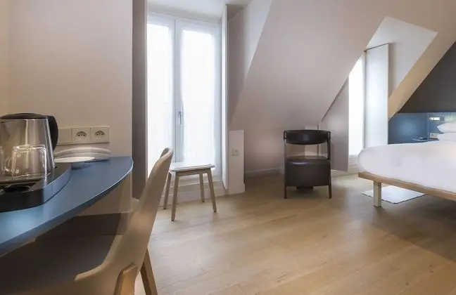 Deluxe Tek Büyük Yataklı Oda, Balkon, Executive Katı (top floor)