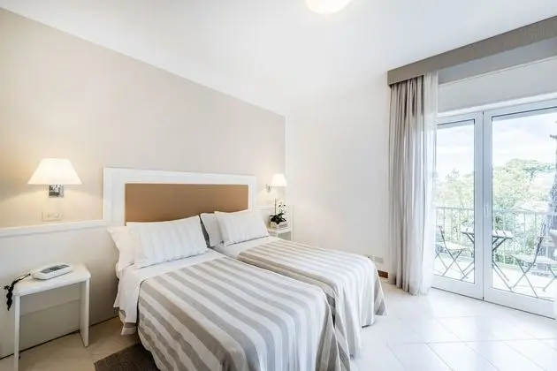 Standard Tek Büyük veya İki Ayrı Yataklı Oda