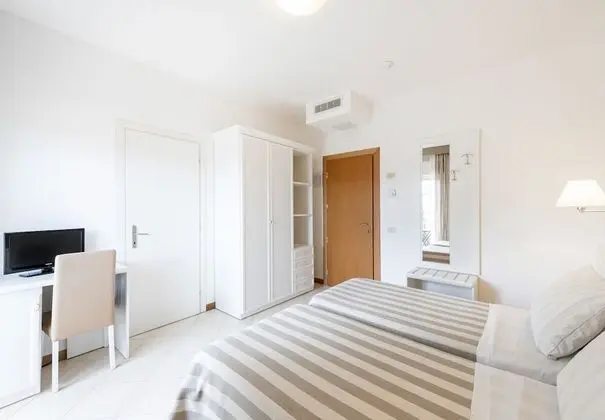 Standard Tek Büyük veya İki Ayrı Yataklı Oda