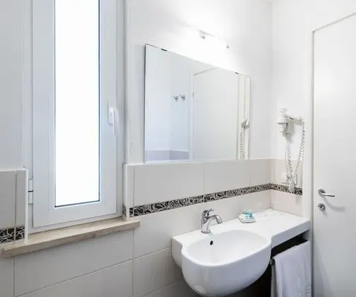 Superior Tek Büyük veya İki Ayrı Yataklı Oda