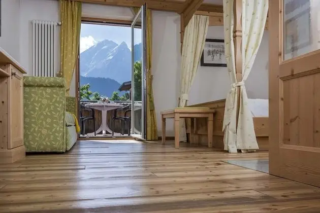 Classic Tek Büyük veya İki Ayrı Yataklı Oda