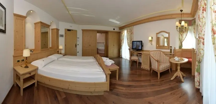 Superior Tek Büyük veya İki Ayrı Yataklı Oda