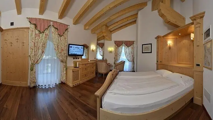 Superior Tek Büyük veya İki Ayrı Yataklı Oda