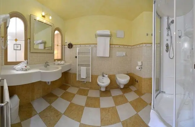 Superior Tek Büyük veya İki Ayrı Yataklı Oda