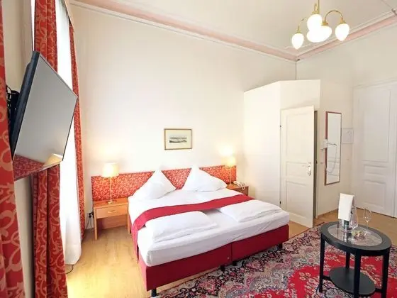 Comfort Tek Büyük Yataklı Oda