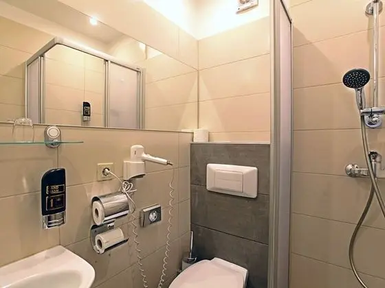 Comfort Tek Büyük Yataklı Oda