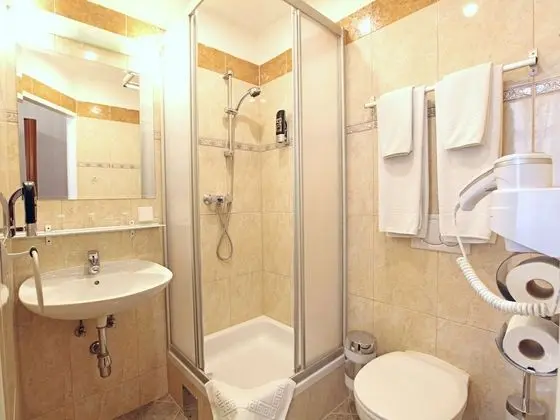Comfort Tek Büyük Yataklı Oda