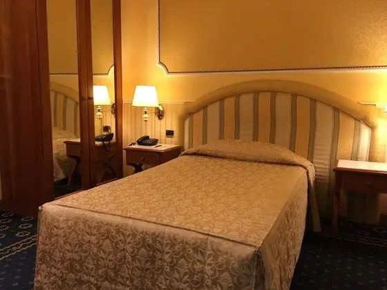 Üç Kişilik Oda