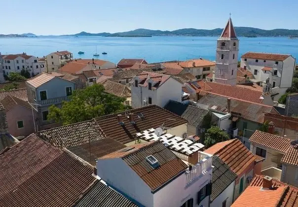 Ev (Andri - 80 m from sea - H(5+1))
