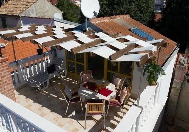 Ev (Andri - 80 m from sea - H(5+1))
