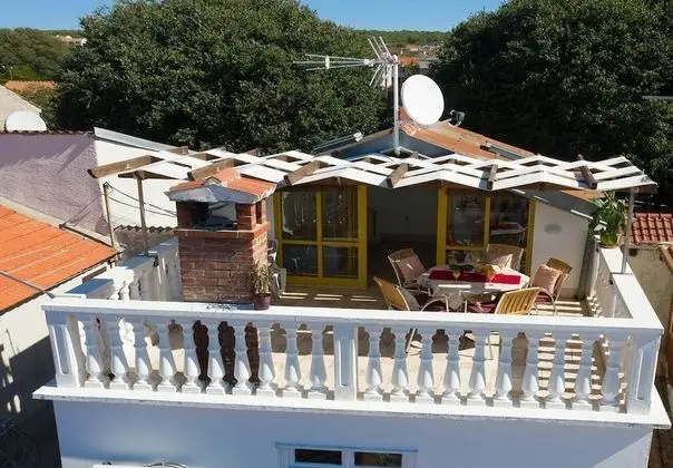Ev (Andri - 80 m from sea - H(5+1))
