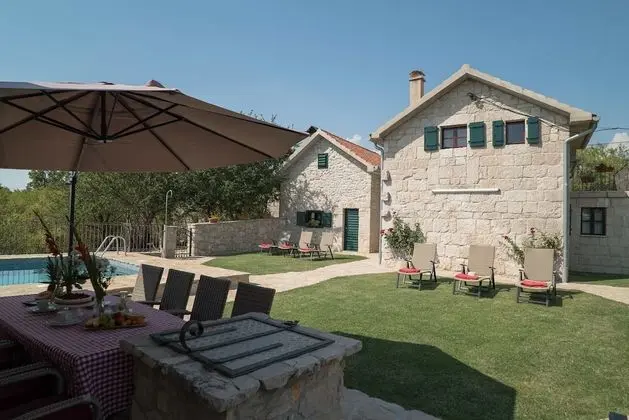 Traditional Apart Daire, Birden Çok Yatak