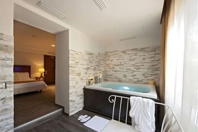 1 Çift Kişilik Veya 2 Tek Kişilik Yatak Standard