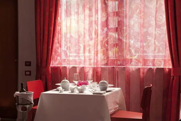 1 Çift Kişilik Veya 2 Tek Kişilik Yatak Superior