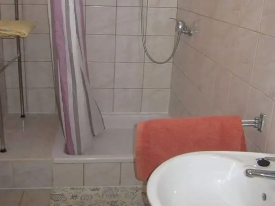 Ev (Andro - with parking - H(8))