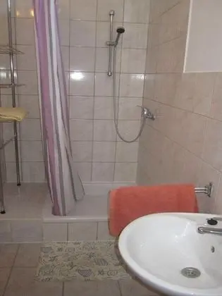 Ev (Andro - with parking - H(8))