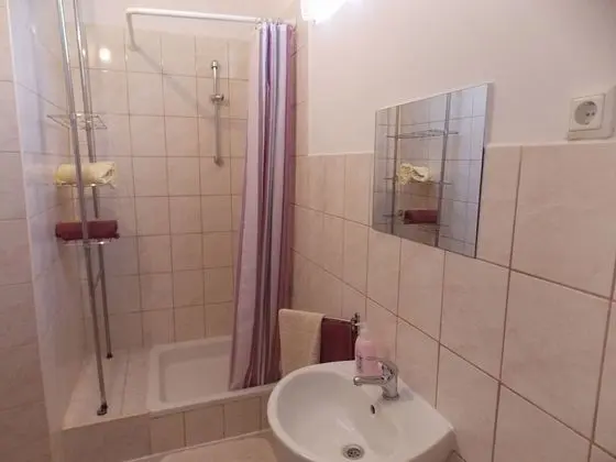 Ev (Andro - with parking - H(8))