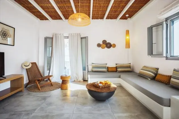 Perseus Apartment